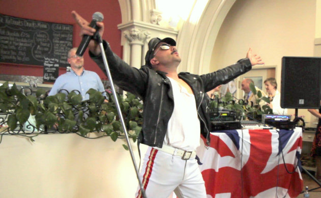 Graham as Freddie Mercury.