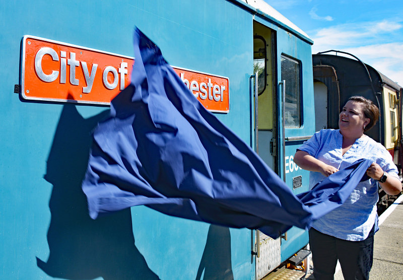 Susan Calman unveils ‘City of Winchester’ at Weston Wharf railway station