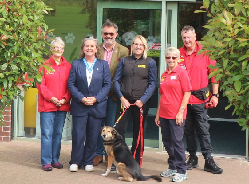 Mandy and Mark are pictured with Kelpie Cross, Poppy, and (from left) volunteer Rosemary Saltar, Assistant Manager Sue Bromley, volunteers June Hall and Dave Hughes