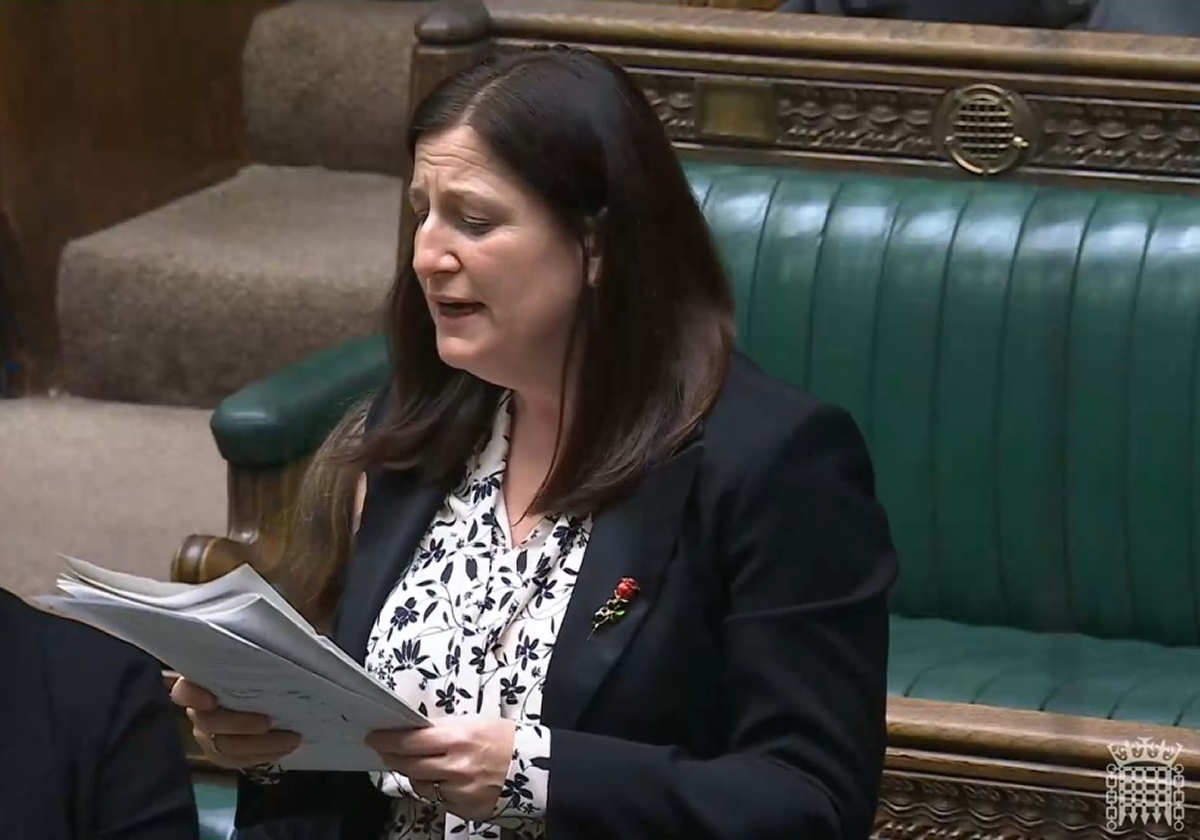 Julia Buckley MP presenting the petition to Parliament on saving the 550-year-old Darwin Oak