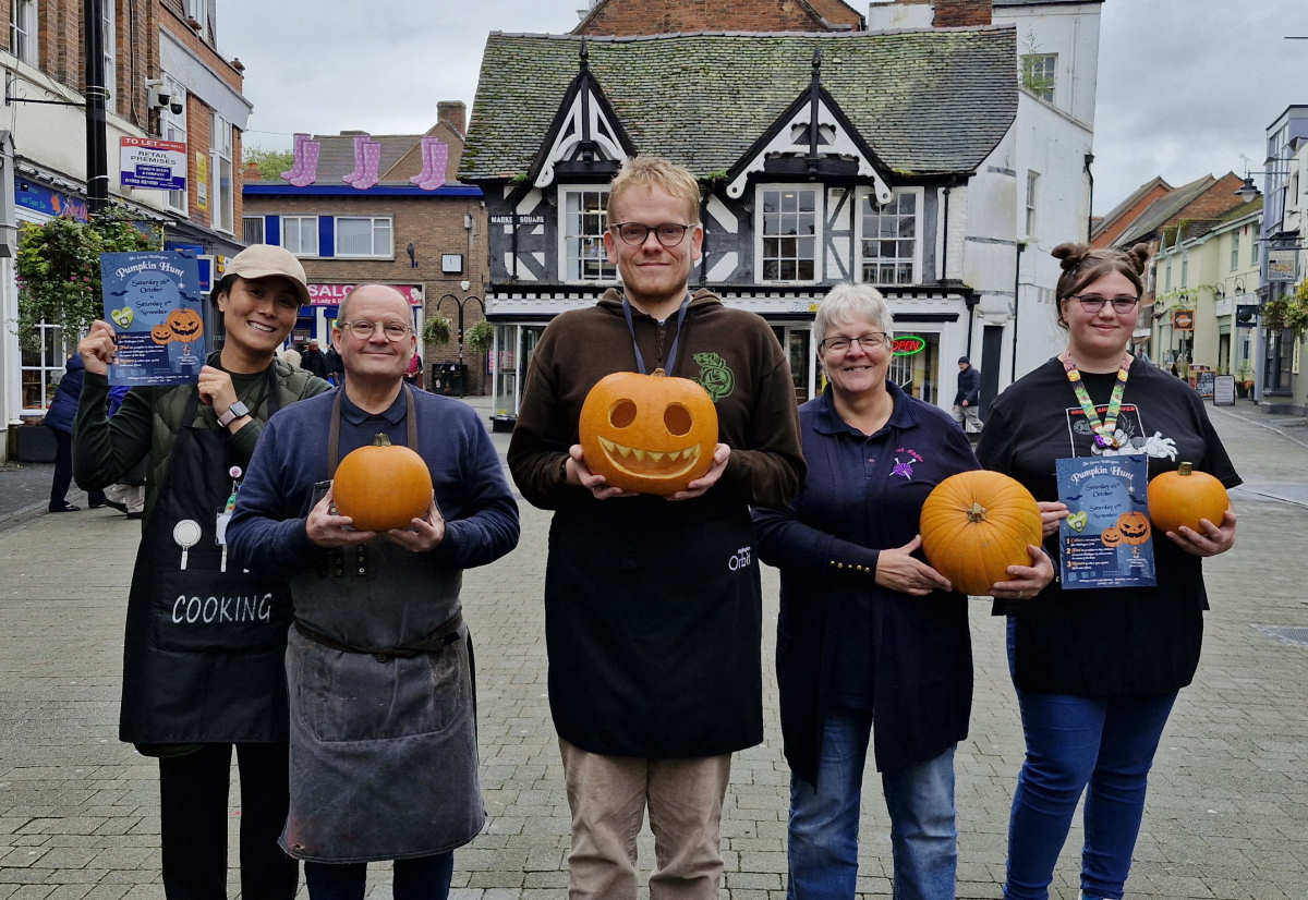 Getting ready for the pumpkin trail are Midori Kobayashi - The Orbit,Les Gough - Les The Wellington Cobbler, Dan Parton - The Orbit, Donna Thomas - Wool Magic, and Kayleigh Lucas - The Orbit