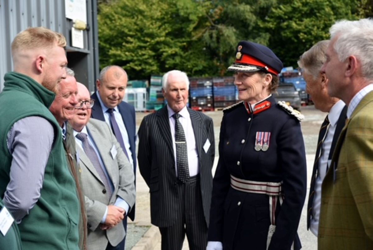Anna Turner, His Majesty’s Lord-Lieutenant of Shropshire, with previous winners, Willo Game