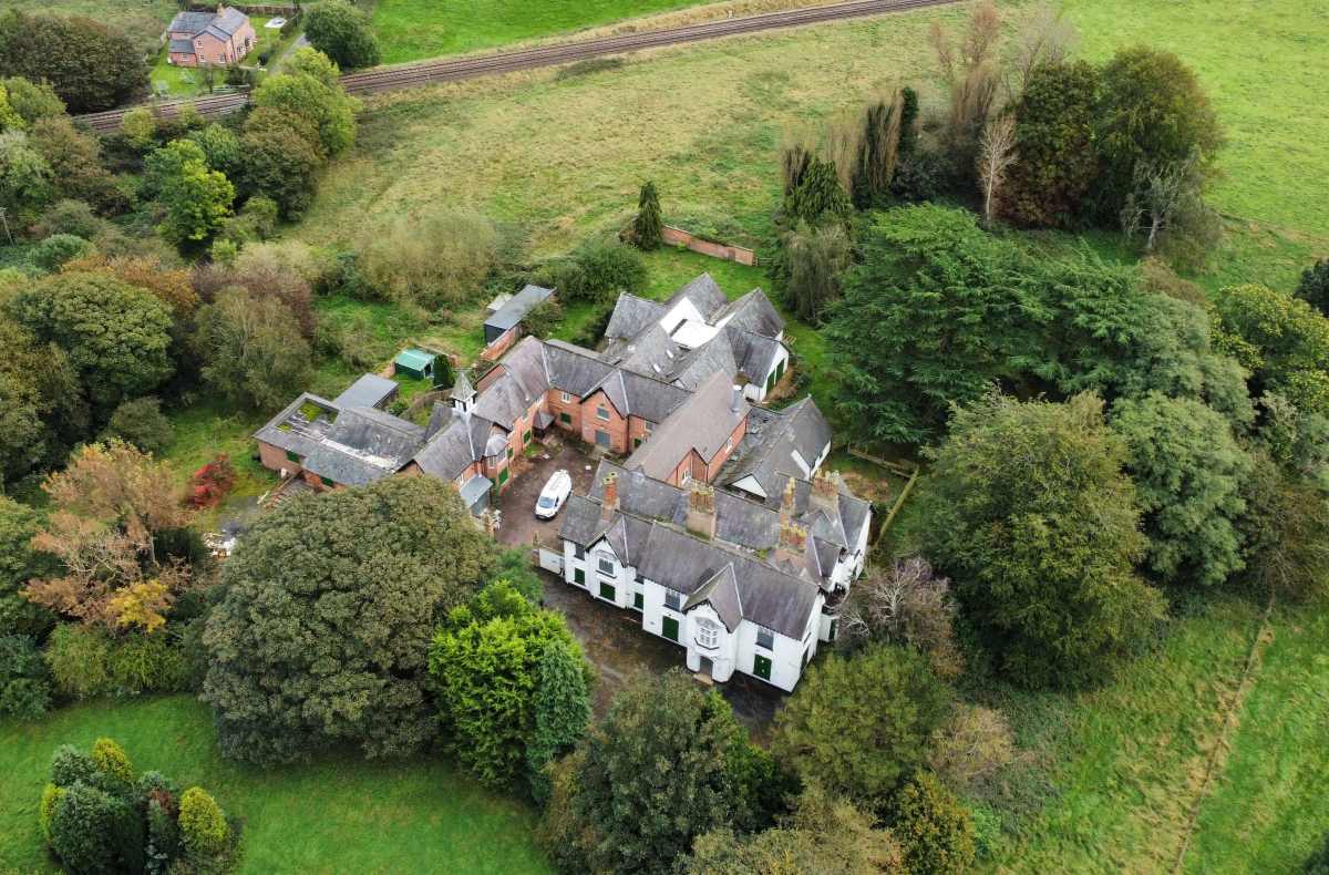Edgeley House