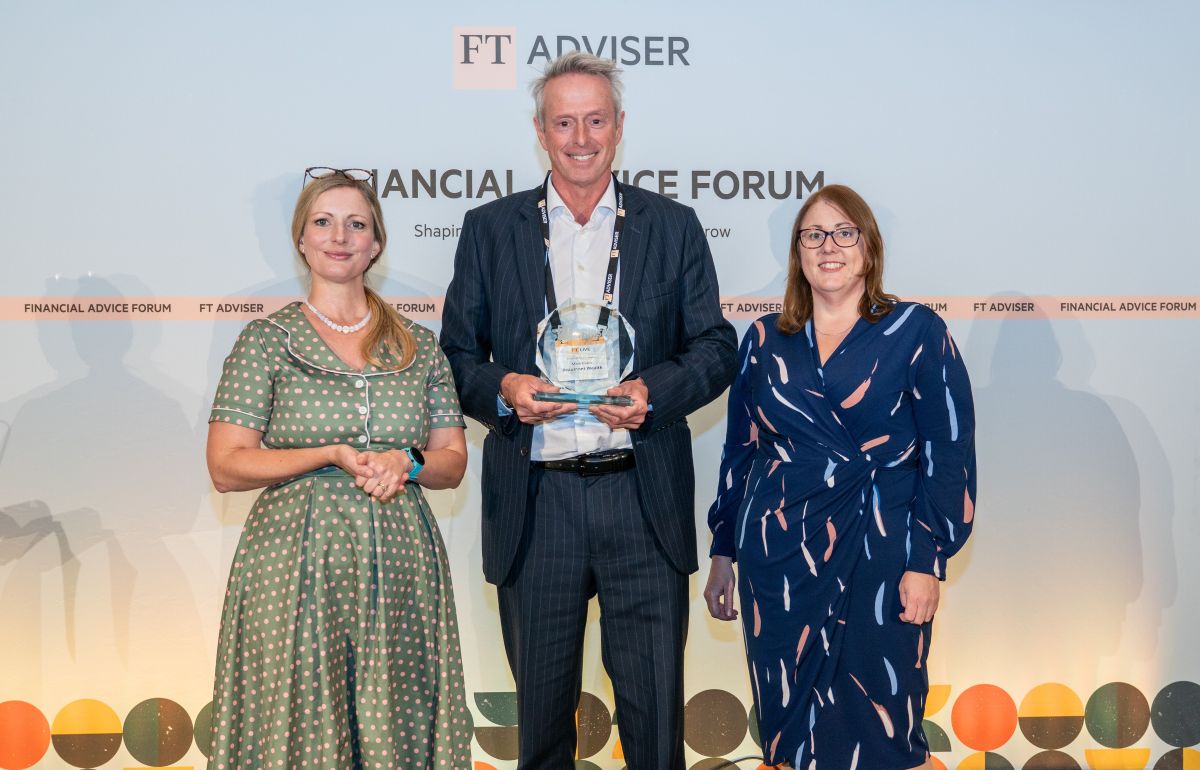 Mark Evans, Managing Director at Beaumont Wealth with the award